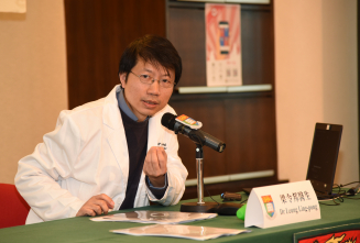 Dr Leung Ling-pong, Clinical Associate Professor, Emergency Medicine Unit, Li Ka Shing Faculty of Medicine, HKU, points out that the survey conducted by HKU reflects the general public in Hong Kong lacks first-aid skills and knowledge.